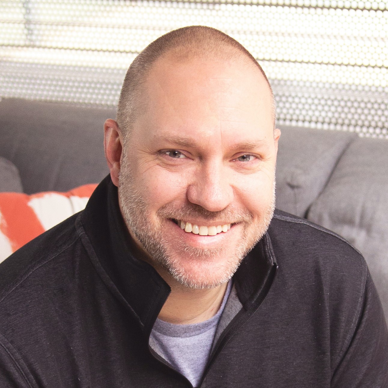 jonas headshot - square.jpg